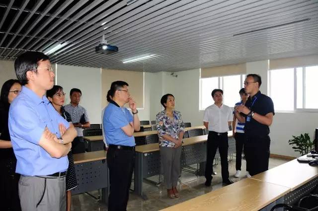 市人力社保局局长陈元春一行视察重庆家服基地 推动技术咨询服务新发展